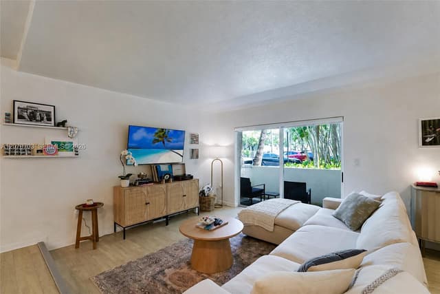 8950 SW 69th Ct # 109, Pinecrest FL 33156 - Pinecrest, FL - Photo 2