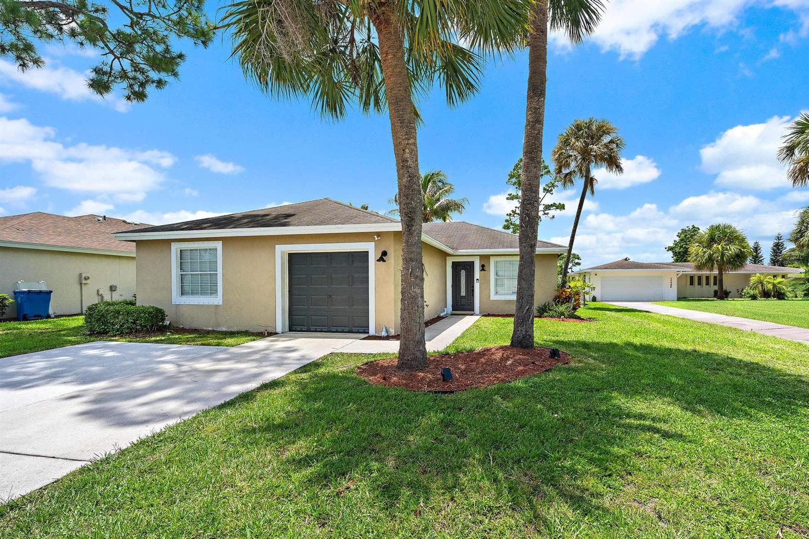 5483 Club Circle, Haverhill FL 33415 - Haverhill, FL - Photo 1
