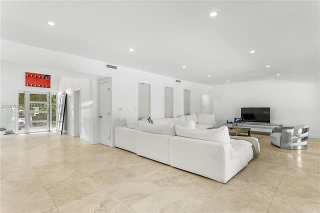 2388 Prairie Ave, Miami Beach FL 33140 - Miami Beach, FL - Photo 7