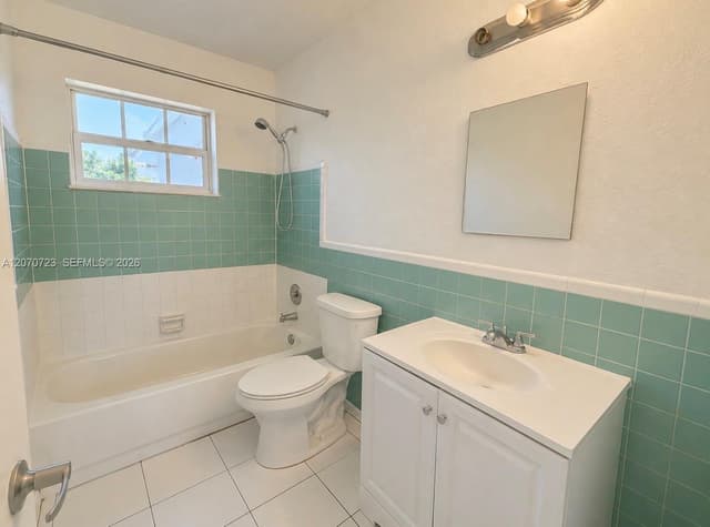 1041 NW 7th Ct, Hallandale Beach FL 33009 - Hallandale Beach, FL - Photo 6