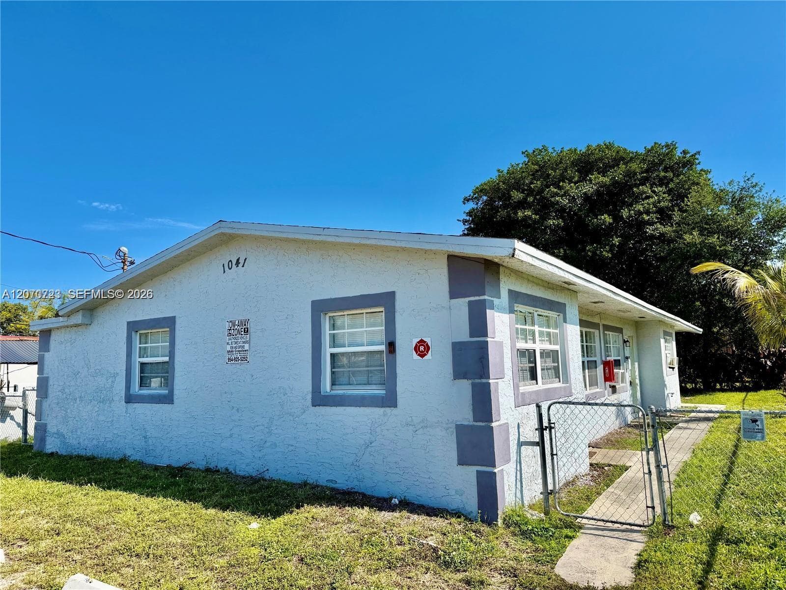 1041 NW 7th Ct, Hallandale Beach FL 33009 - Hallandale Beach, FL - Photo 1