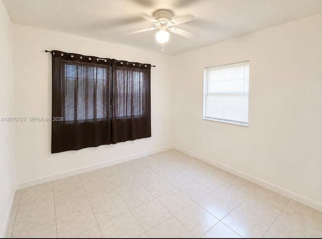 1041 NW 7th Ct, Hallandale Beach FL 33009 - Hallandale Beach, FL - Photo 5