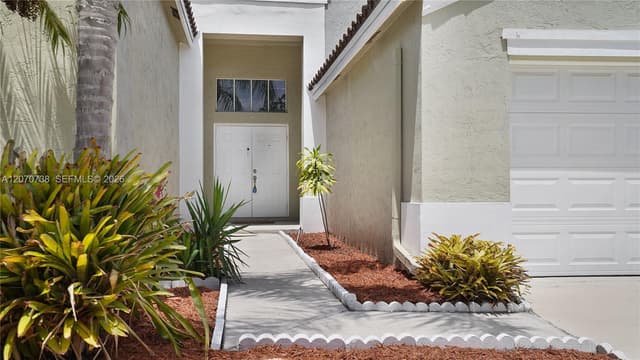 1064 Cedar Falls Dr, Weston FL 33327 - Weston, FL - Photo 5