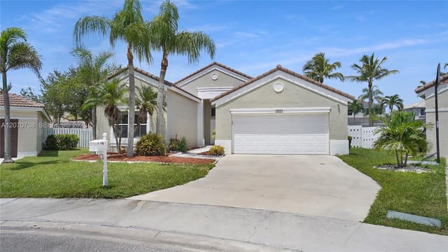 1064 Cedar Falls Dr, Weston FL 33327 - Weston, FL - Photo 4