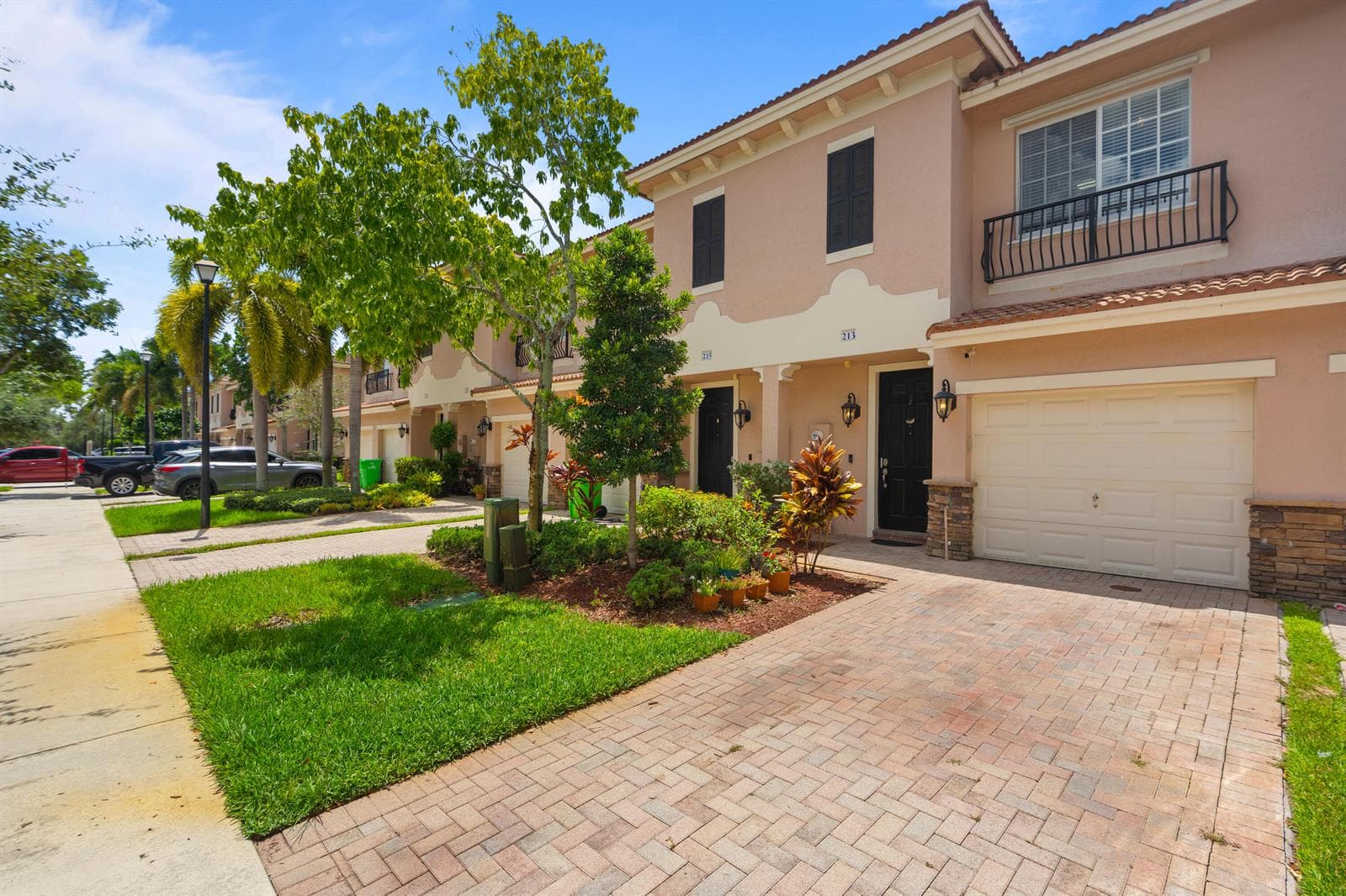213 Las Brisas Circle, Sunrise FL 33326 - Sunrise, FL - Photo 1