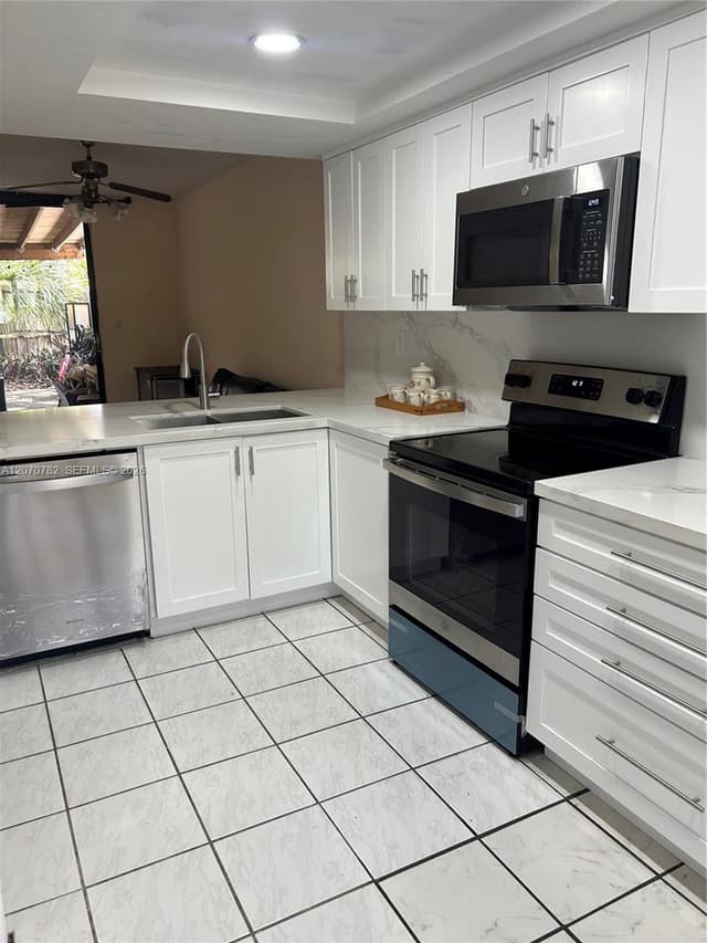12242 SW 16th Ter # L, Miami FL 33175 - Miami, FL - Photo 4