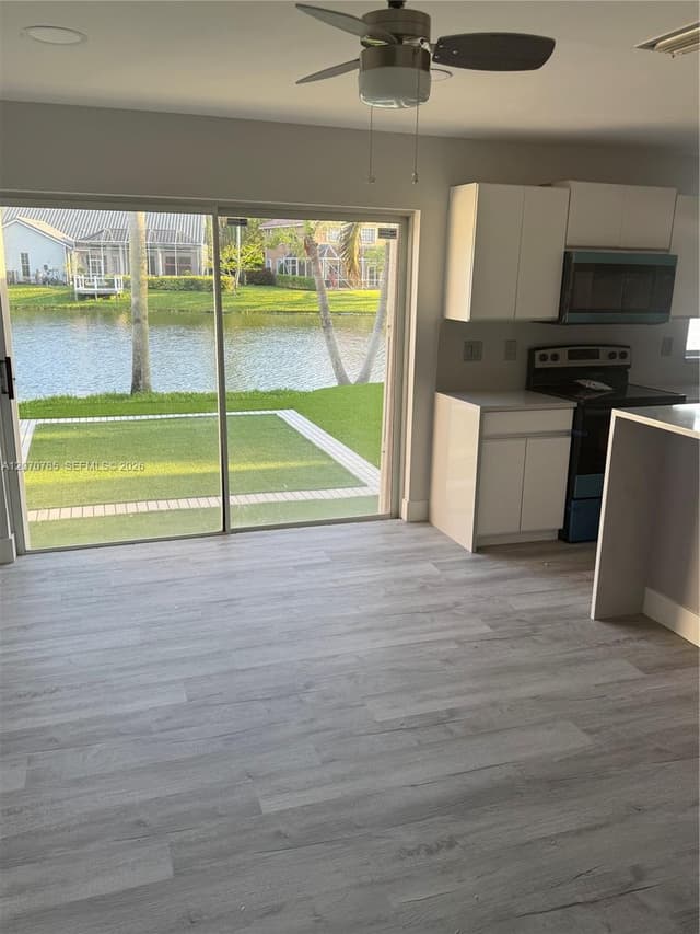 13950 Oak Ridge Dr, Davie FL 33325 - Davie, FL - Photo 2