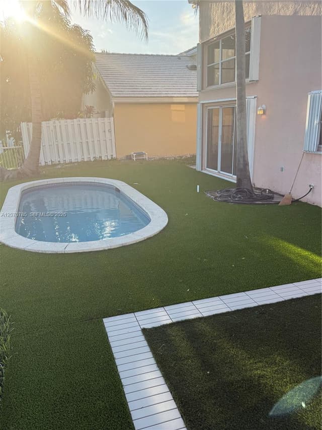 13950 Oak Ridge Dr, Davie FL 33325 - Davie, FL - Photo 3