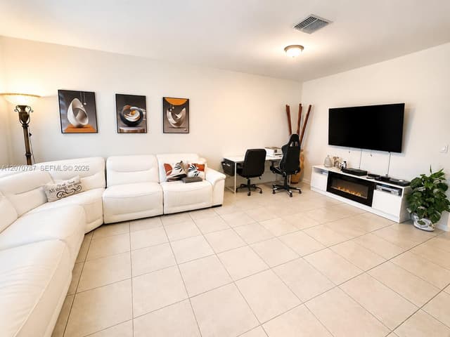 18324 SW 148th RD, Miami FL 33187 - Miami, FL - Photo 3