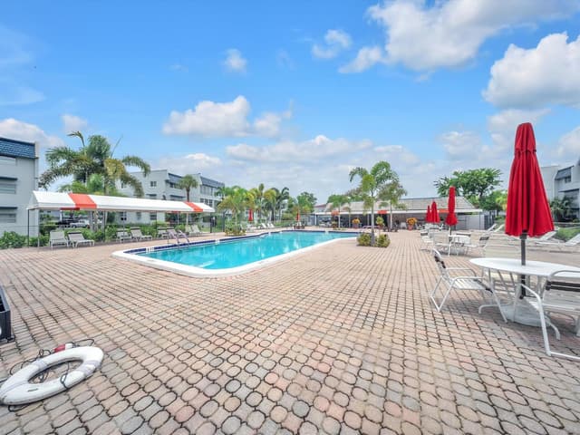 7807 GOLF CIR Drive # 105, Margate FL 33063 - Margate, FL - Photo 2