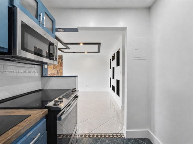 8411 NW 8th St # 102, Miami FL 33126 - Miami, FL - Photo 7