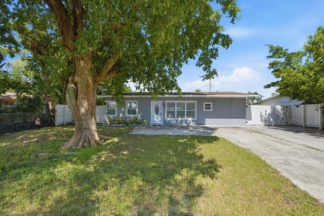 2801 NE 8TH Terrace, Pompano Beach FL 33064 - Pompano Beach, FL - Photo 2