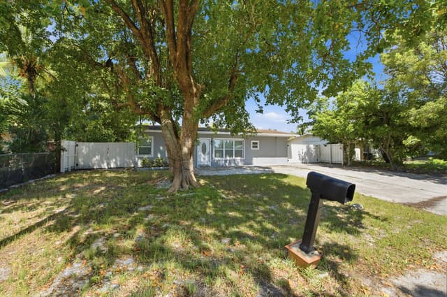 2801 NE 8TH Terrace, Pompano Beach FL 33064 - Pompano Beach, FL - Photo 4