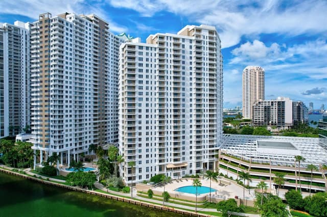701 BRICKELL KEY Boulevard # 1604, Miami FL 33131 - Miami, FL - Photo 3