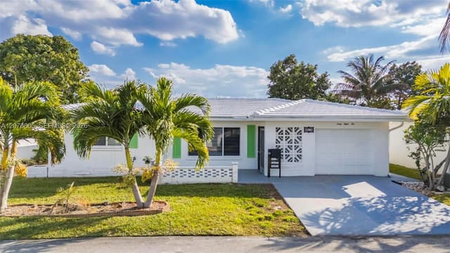 6810 NW 74th Pl, Tamarac FL 33321 - Tamarac, FL - Photo 2