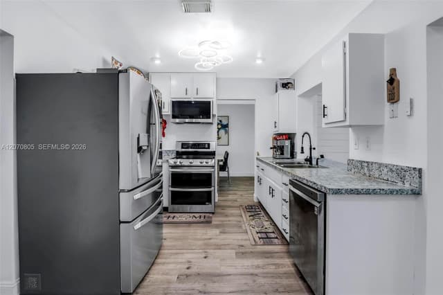 6810 NW 74th Pl, Tamarac FL 33321 - Tamarac, FL - Photo 5