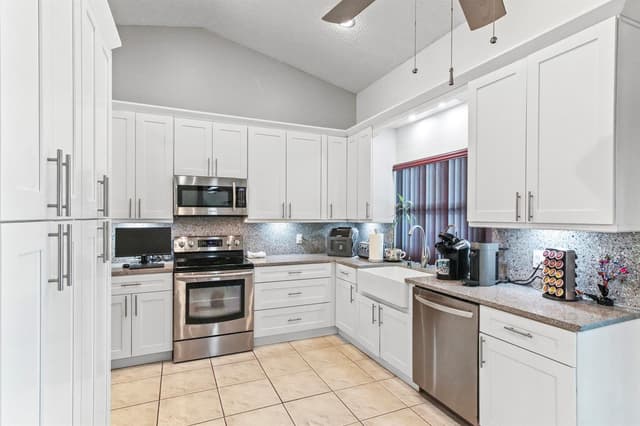 11929 NW 2ND Manor, Coral Springs FL 33071 - Coral Springs, FL - Photo 2