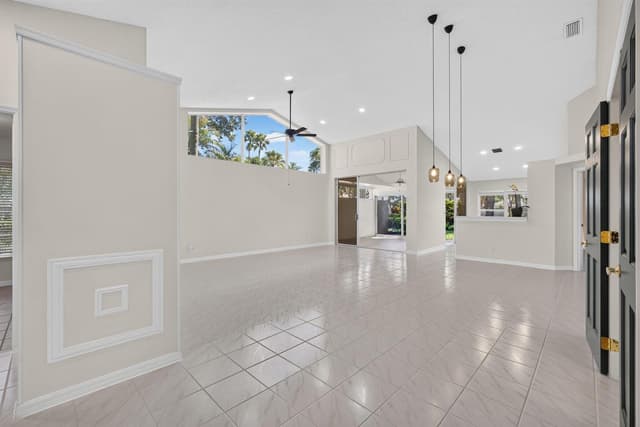 101 SABAL PALM Lane, Palm Beach Gardens FL 33418 - Palm Beach Gardens, FL - Photo 5