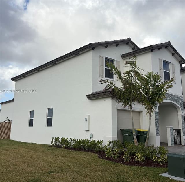 2409 SE 28th St, Homestead FL 33035 - Homestead, FL - Photo 2