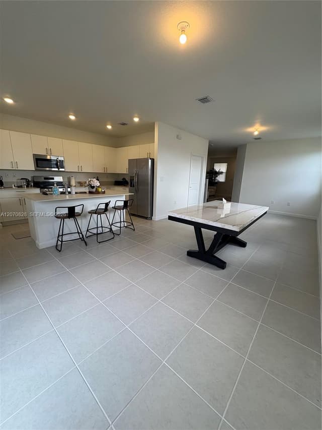 2409 SE 28th St, Homestead FL 33035 - Homestead, FL - Photo 6