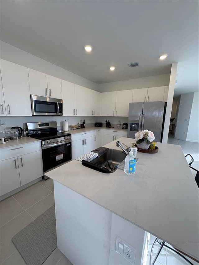 2409 SE 28th St, Homestead FL 33035 - Homestead, FL - Photo 5
