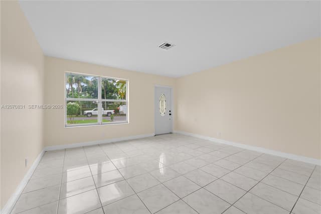 3561 NW 41st St, Lauderdale Lakes FL 33309 - Lauderdale Lakes, FL - Photo 5