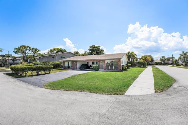 263 SE 8TH Terrace, Deerfield Beach FL 33441 - Deerfield Beach, FL - Photo 2