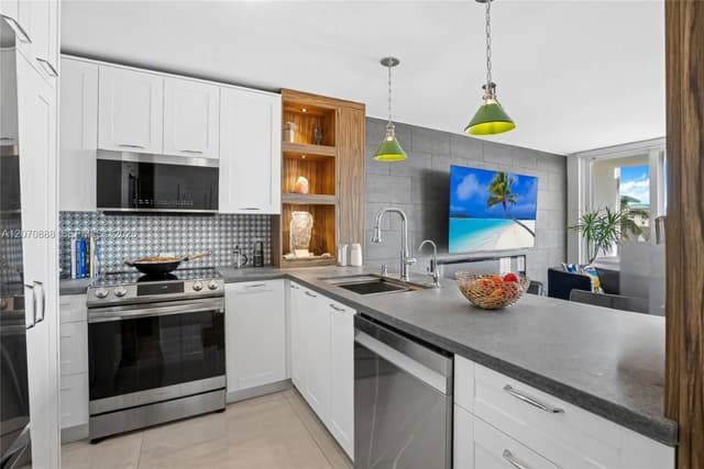 2881 NE 33rd Ct # 5G, Fort Lauderdale FL 33306 - Fort Lauderdale, FL - Photo 3