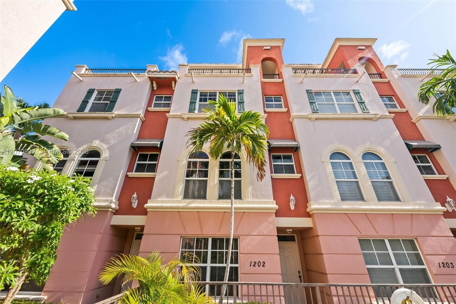 1033 NE 17th Way # 1202, Fort Lauderdale FL 33304 - Fort Lauderdale, FL - Photo 1