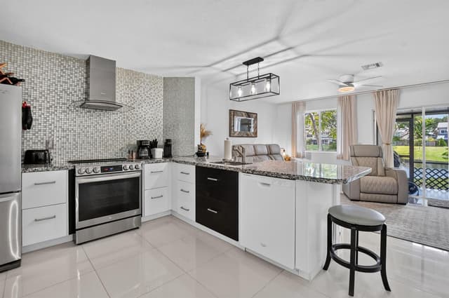 2260 Discovery Circle W, Deerfield Beach FL 33442 - Deerfield Beach, FL - Photo 4