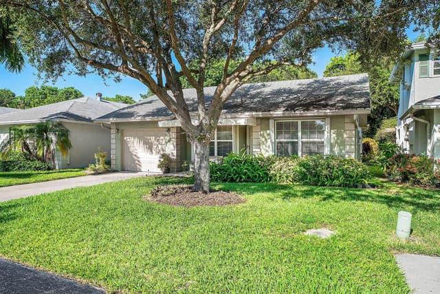 241 DEL RIO Boulevard, Boca Raton FL 33432 - Boca Raton, FL - Photo 2