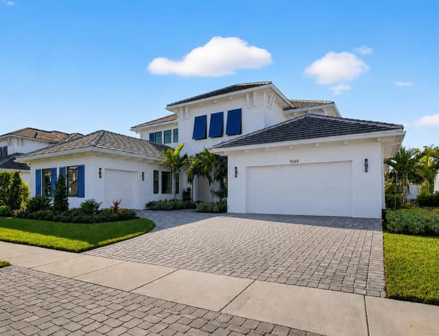 9148 CORAL ISLES Circle, Palm Beach Gardens FL 33412 - Palm Beach Gardens, FL - Photo 2