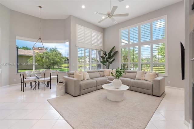 2733 Meadowood Dr, Weston FL 33332 - Weston, FL - Photo 3