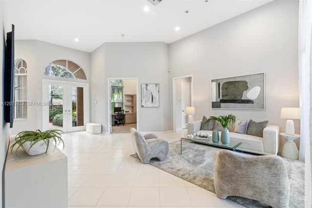2733 Meadowood Dr, Weston FL 33332 - Weston, FL - Photo 5