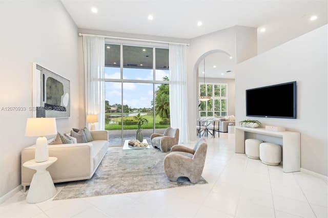 2733 Meadowood Dr, Weston FL 33332 - Weston, FL - Photo 4