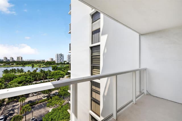 3731 N Country Club Dr # 1023, Aventura FL 33180 - Aventura, FL - Photo 4