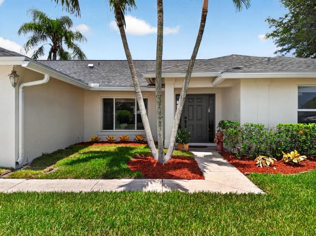13708 Folkestone Circle, Wellington FL 33414 - Wellington, FL - Photo 5