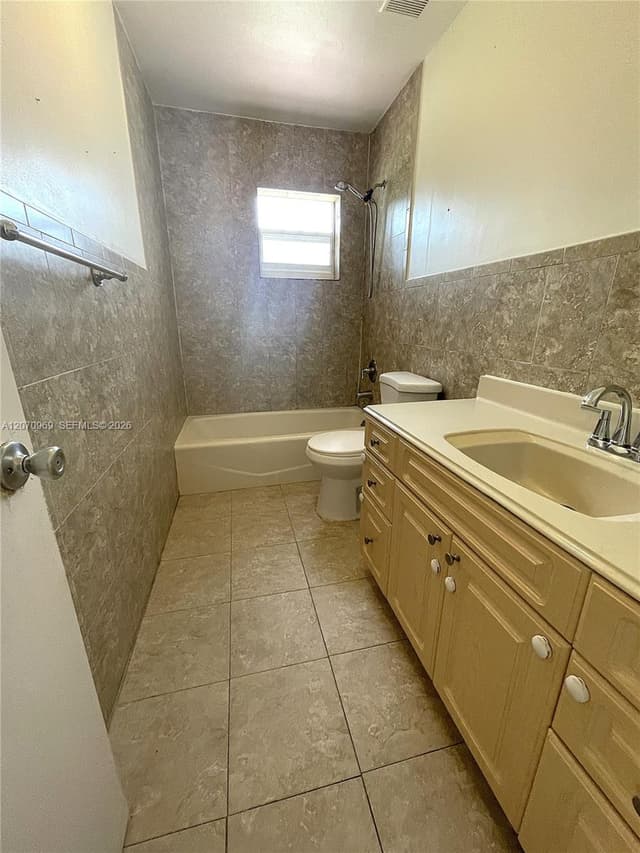 5715 SW 112th Ct, Miami FL 33173 - Miami, FL - Photo 6