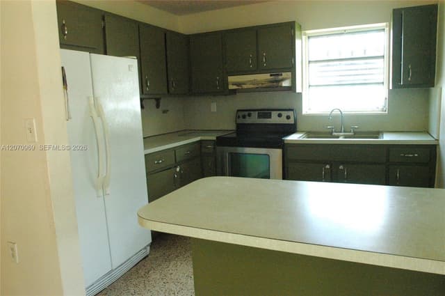 5715 SW 112th Ct, Miami FL 33173 - Miami, FL - Photo 5
