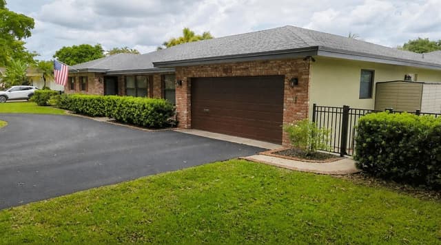 820 NW 73rd Terrace, Plantation FL 33317 - Plantation, FL - Photo 2