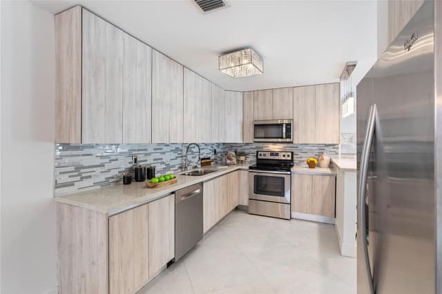 2280 NE 62nd Street, Fort Lauderdale FL 33308 - Fort Lauderdale, FL - Photo 6