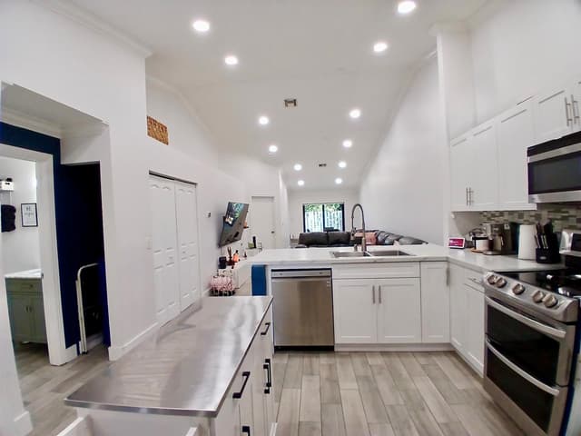 11173 NW 38TH Place, Sunrise FL 33351 - Sunrise, FL - Photo 6