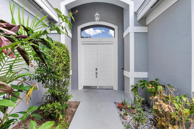 4862 Kensington Circle, Coral Springs FL 33076 - Coral Springs, FL - Photo 2