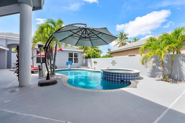 4862 Kensington Circle, Coral Springs FL 33076 - Coral Springs, FL - Photo 5
