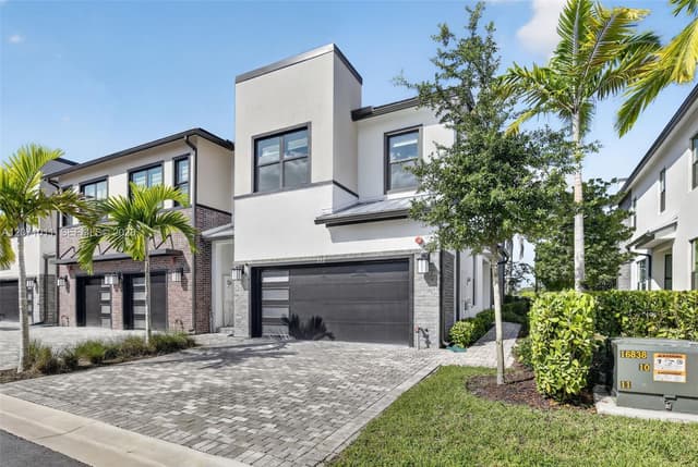771 NW 84th Ter, Plantation FL 33324 - Plantation, FL - Photo 2