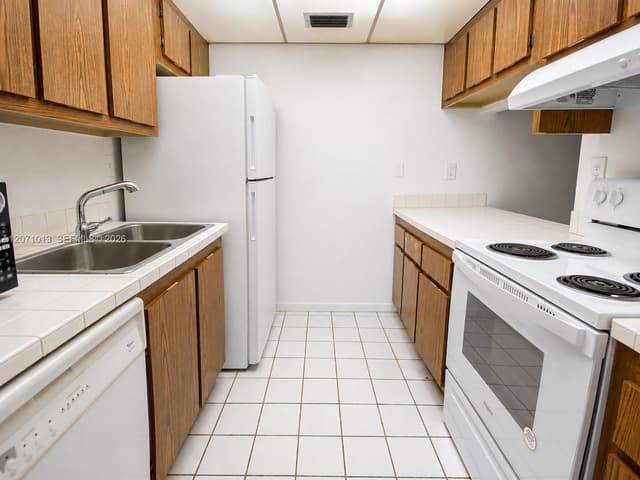 1820 N Congress Ave # 305, West Palm Beach FL 33401 - West Palm Beach, FL - Photo 5