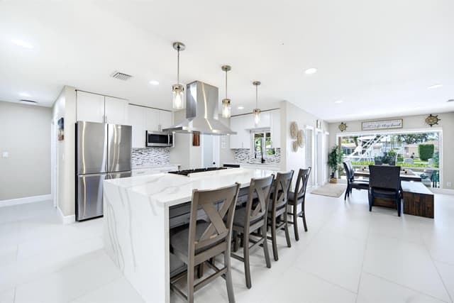 2360 SE 13TH Court, Pompano Beach FL 33062 - Pompano Beach, FL - Photo 2