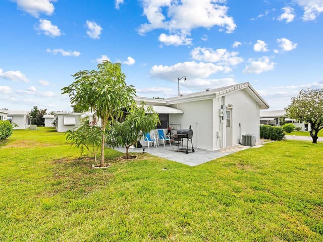 210 NW 25TH Court, Pompano Beach FL 33064 - Pompano Beach, FL - Photo 2