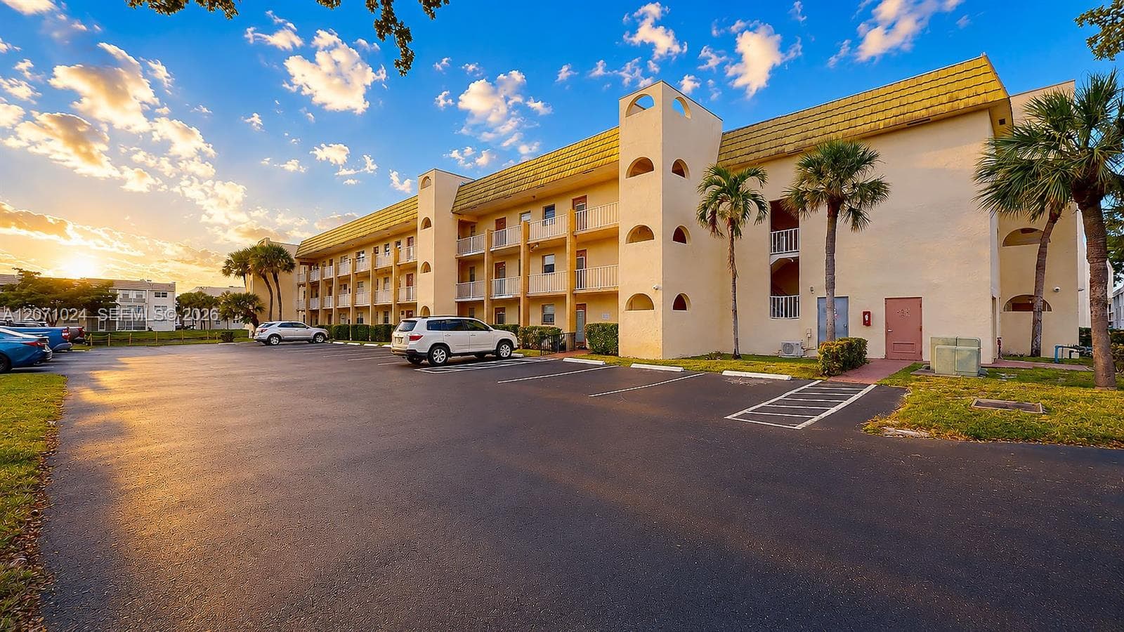 8500 Sunrise Lakes Blvd # 201, Sunrise FL 33322 - Sunrise, FL - Photo 1