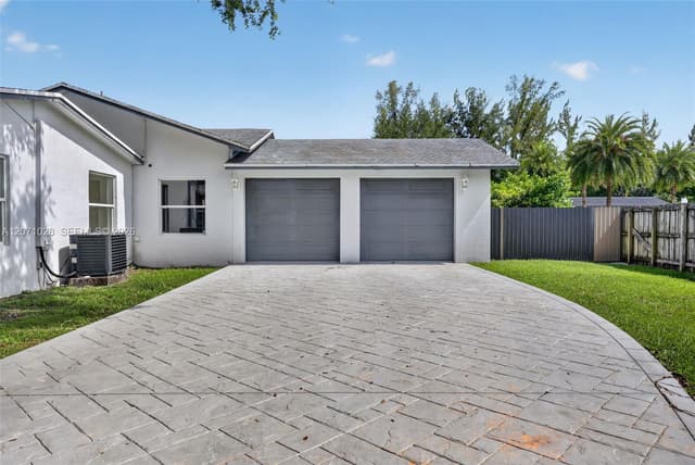 10890 SW 95th St, Miami FL 33176 - Miami, FL - Photo 5